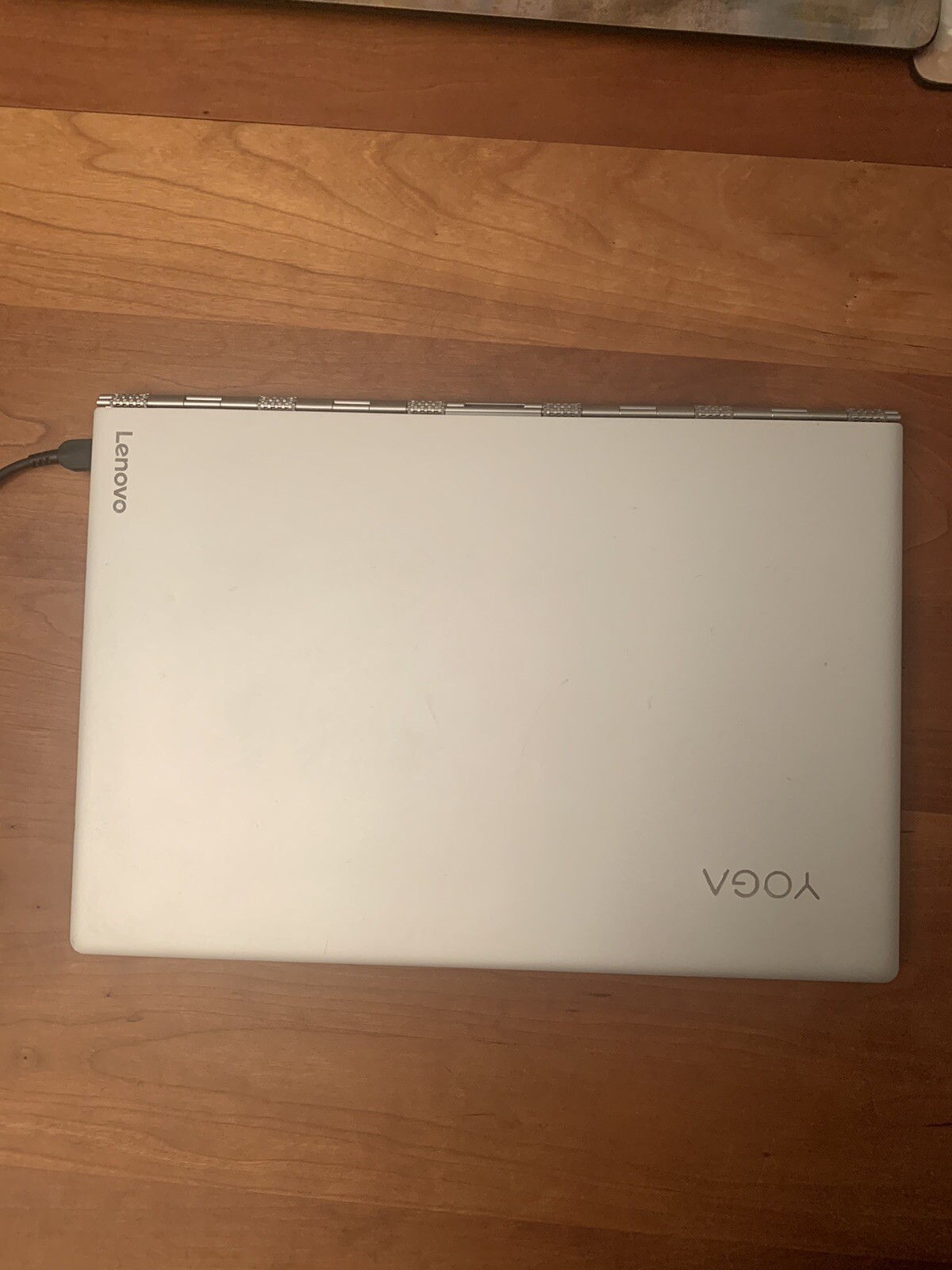Lenovo Yoga 910 13″ laptop  (Intel Core i7 7th Gen, 2.70GHz, 8GB RAM, 256GB SSD)