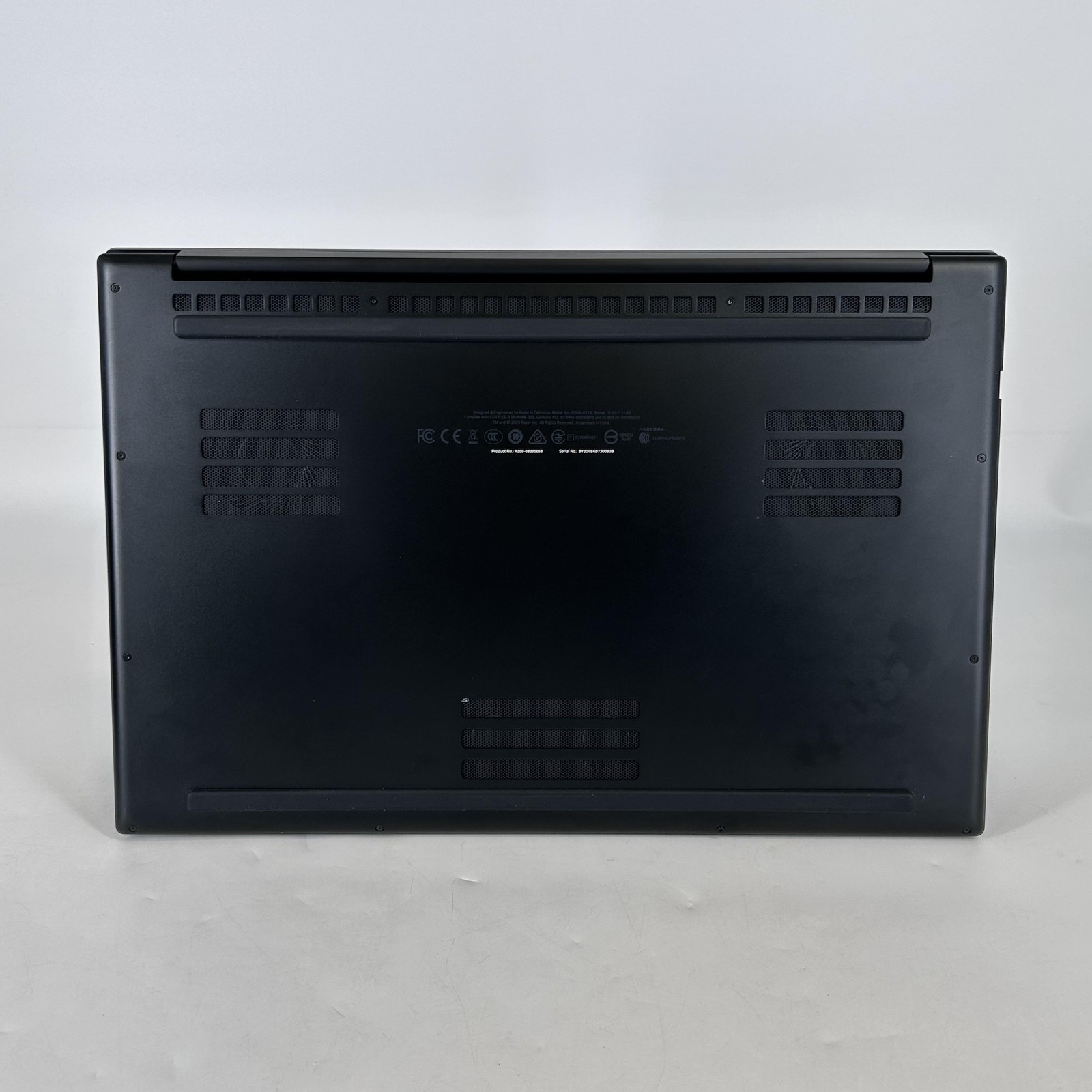 Razer Blade Pro 17 4K TOUCH i7-10875H 2.30GHz 32GB 2TB/1TB RTX 2080 Super Max-Q