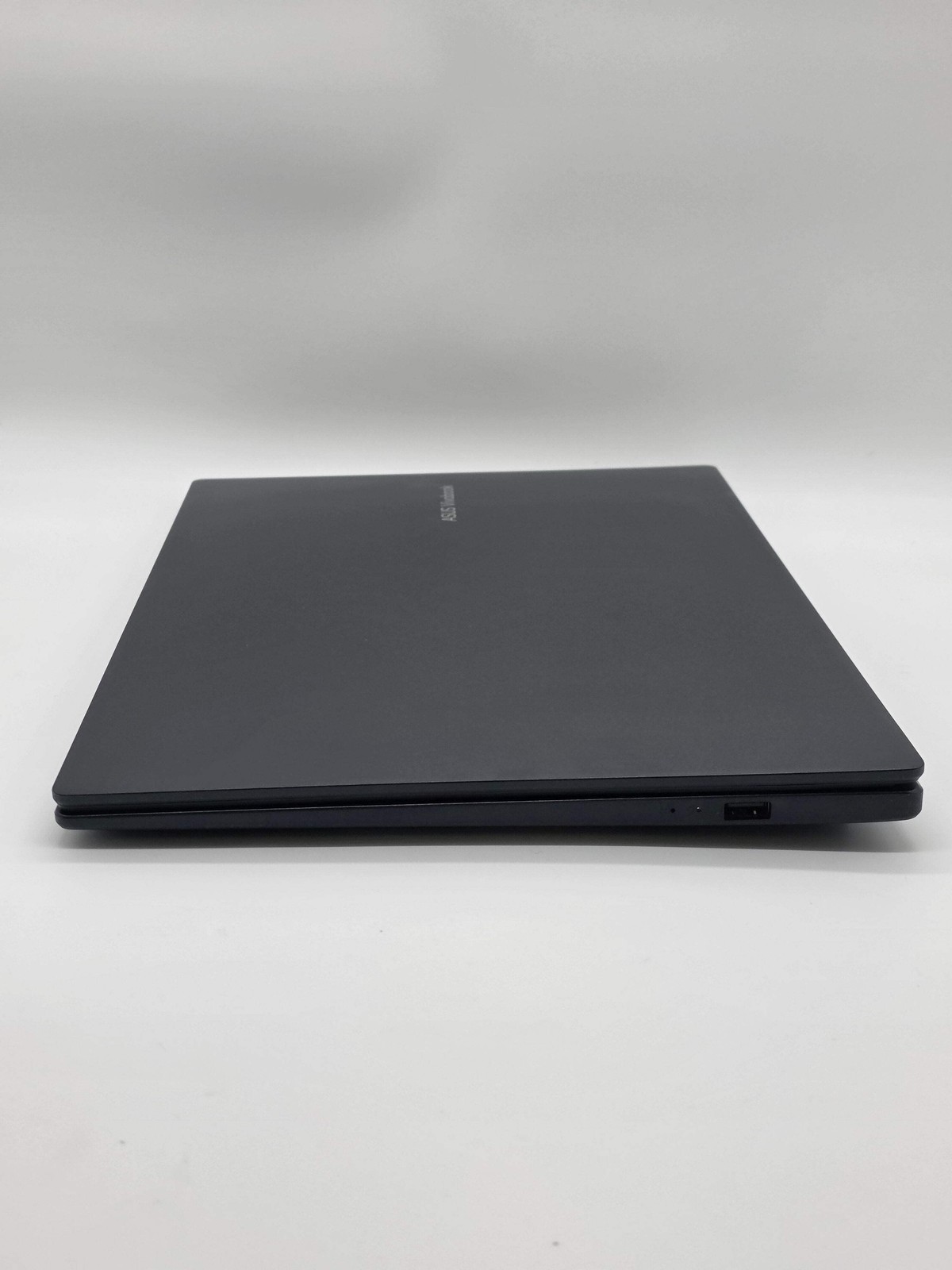 Asus VivoBook 16 Ryzen AI 5 16GB RAM 512GB SSD 15.6″ Laptop Used