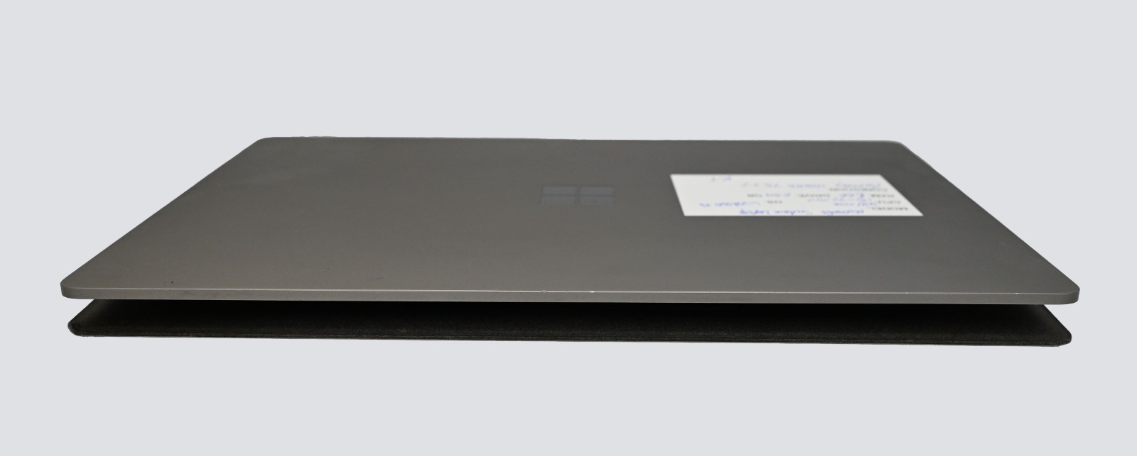 Microsoft Surface Laptop 1769 i5-7200u 2.5GHz 8GB RAM 256GB SSD