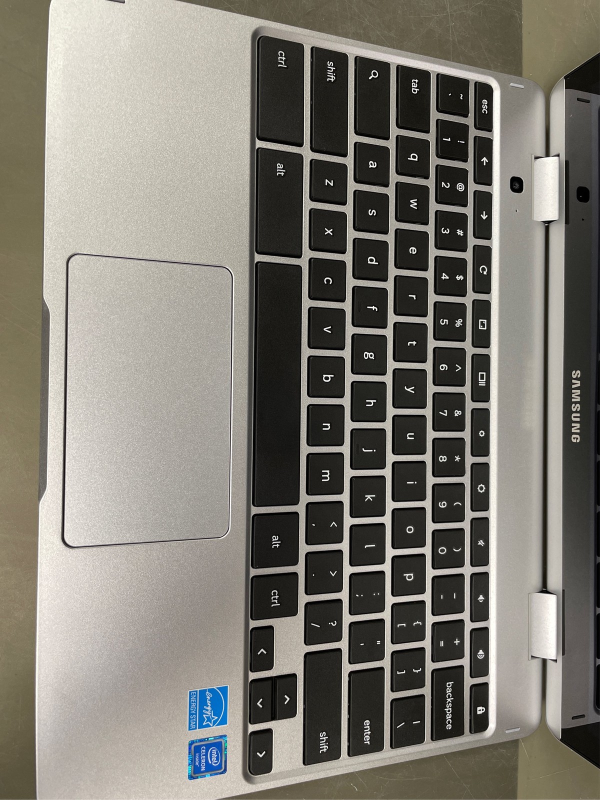 SAMSUNG Chromebook Plus V2 12.2″ 2-in-1 Intel Celeron 4GB RAM 32GB eMMC Chrome O