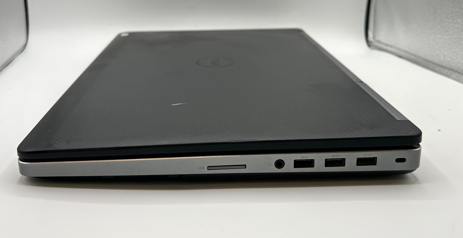 Dell Precision 7520 15.6″ i7-6820HQ 8GB RAM No SSD Quadro M2200 Workstation