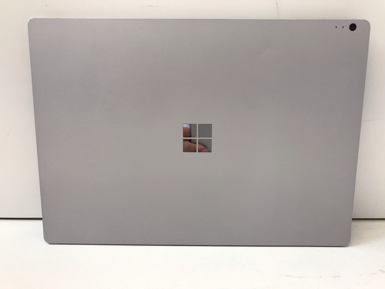 Surface Book 1703 13.5″ i5-6300U/8GB/256gb ssd/NO KEYBOARD/Bad Touchscreen/batt