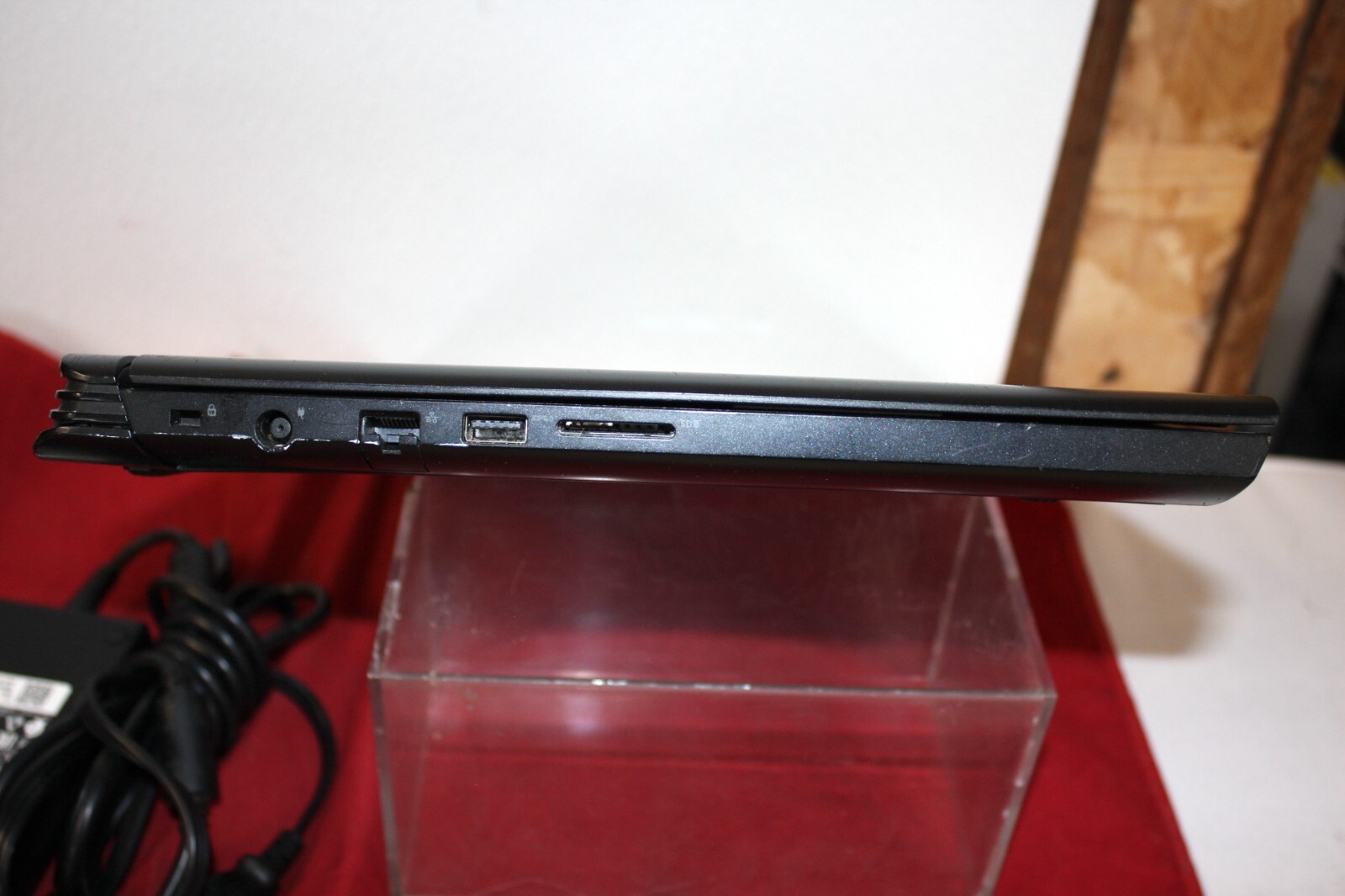 Dell G7 15 7588 2.2GHz Core i7-8750H 16GB RAM 128GB SDD 1TB HDD GTX 1060 W/Max Q