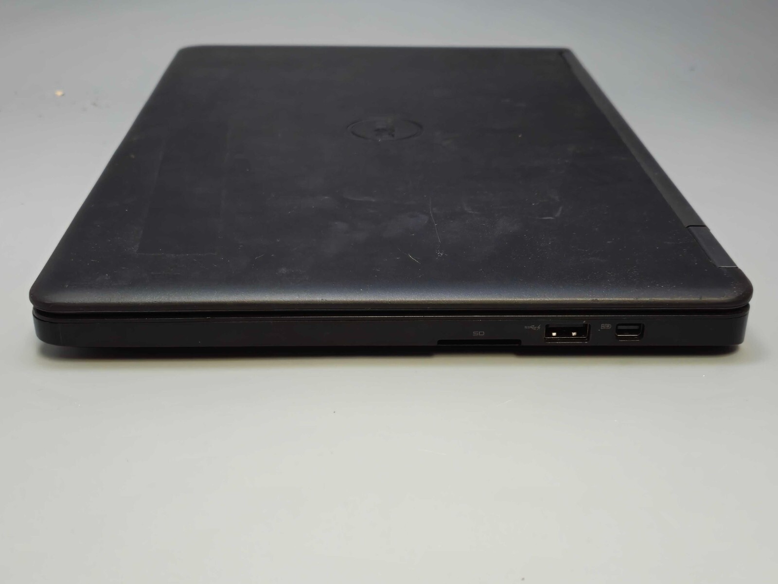 DELL LATITUDE E5250 CORE i3-4030U 1.90GHZ 16GB RAM 250 GB SSD, TESTED