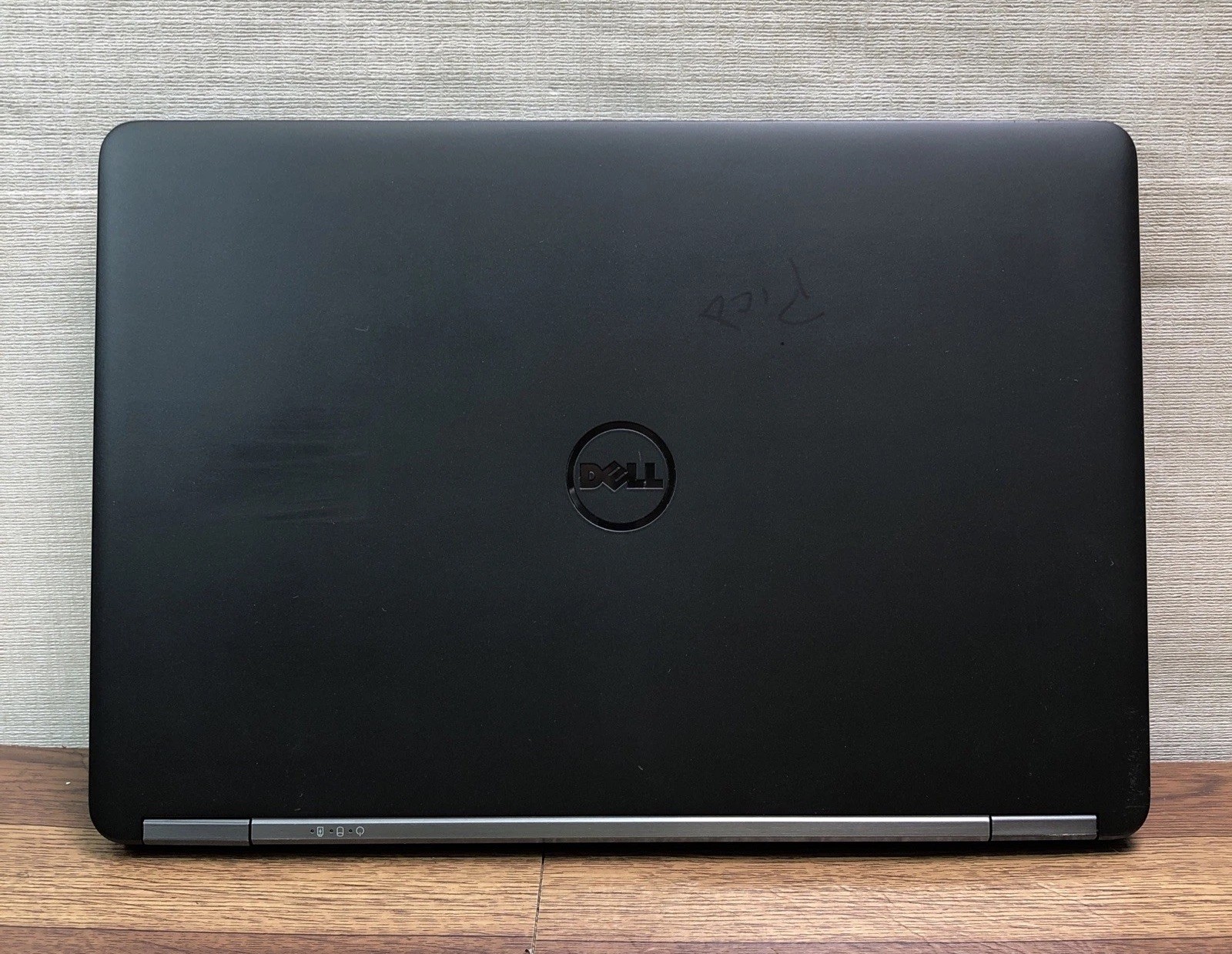 Dell Latitude E7450 14” Core i5-5300U 2.30GHz 256GB SSD 8GB RAM DDR3 – No OS