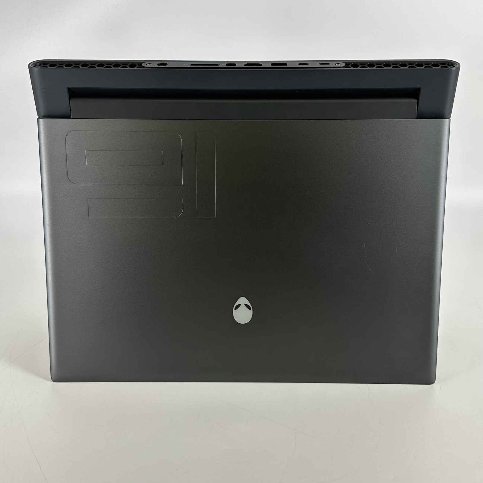 Dell Alienware M16 R1 240Hz QHD+ 2.2 GHz i9-13900HX 16GB 1TB SSD RTX 4080