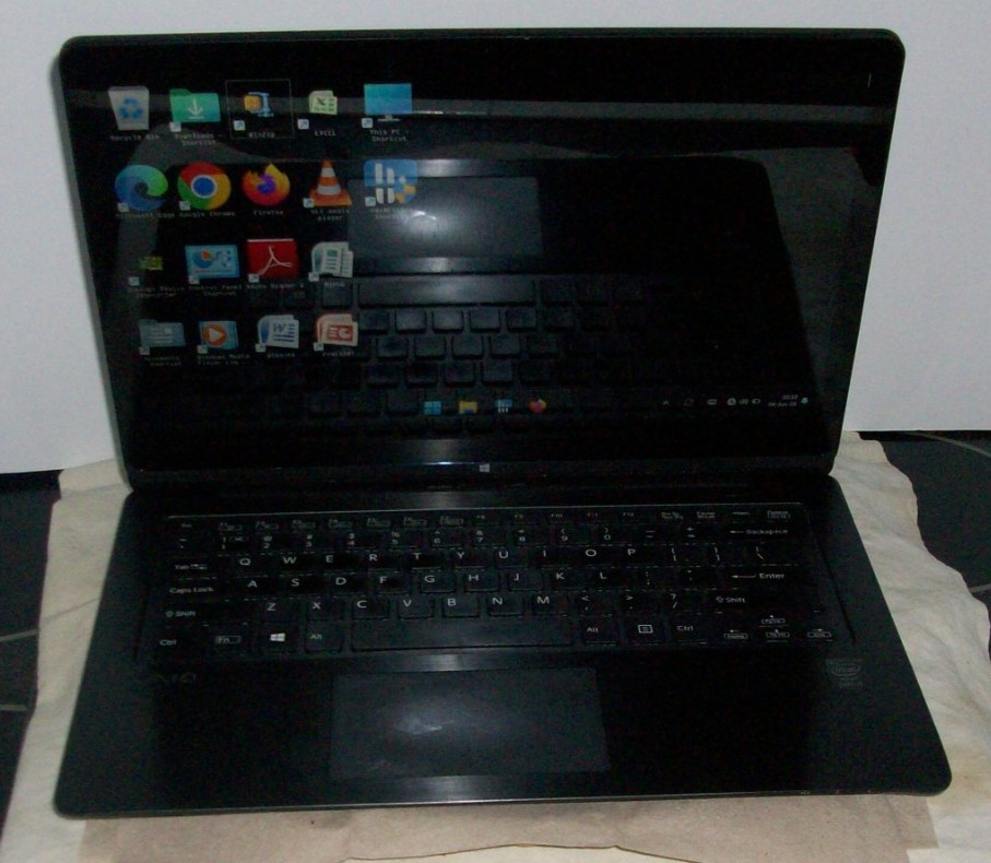Sony VAIO Flip 14 SVF14N13CXB Intel i5-4200U 8GB 500GB HDD Windows 11 Pro 24H2