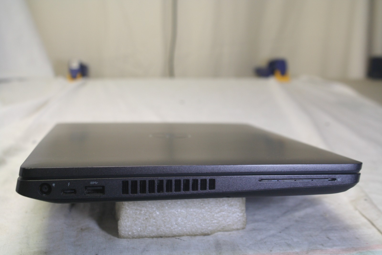 Dell Latitude 5500 Intel Core i5-8365U 1.60Ghz 16GB Ram ,128SSD,AMD Radeon 540X