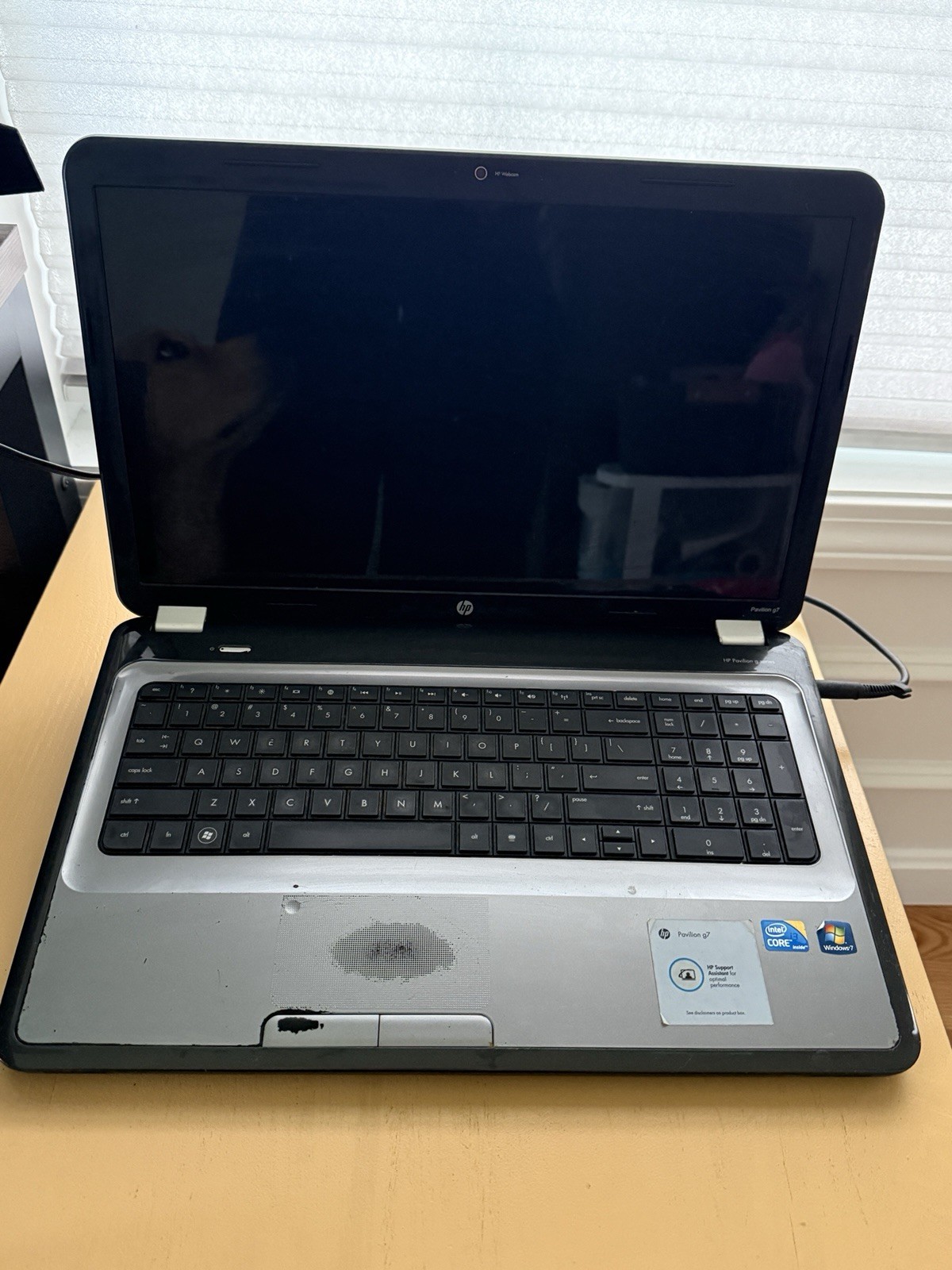 Hp Pavilion g7-1070us Intel i3 8 GB RAM – Cracked / Damage Screen – For Parts