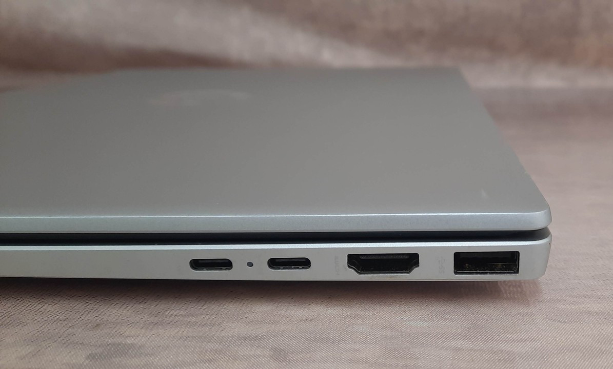 HP 16-ag1070wm OmniBook 5 Laptop 16″ AMD Ryzen AI 7 350 16GB 512GB SSD Charger
