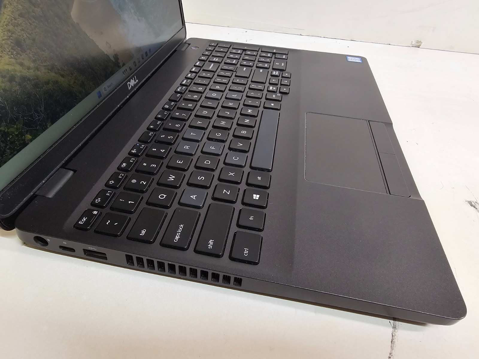 Dell Precision 3540 Laptop – 1.6 GHz i5-8365U 8GB 256GB SSD Webcam 15.6″ – SP31