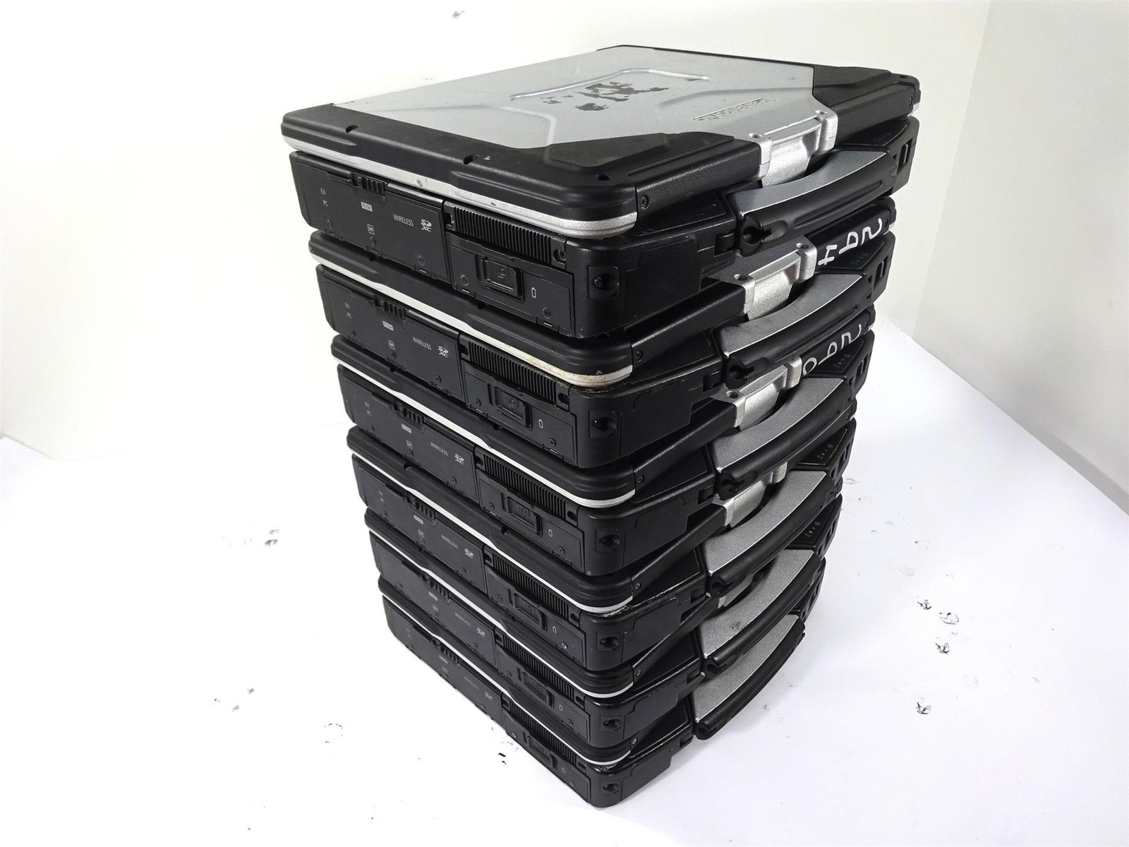Lot 6 – Panasonic CF-31 MK5 Core i5-5300U 2.3GHz 4GB – Bios Locked – No HHD