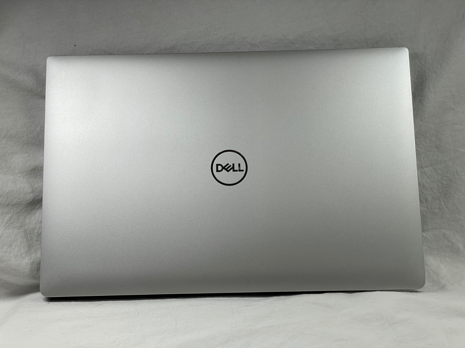Dell XPS 15 7590 | i9-9980HK 2.4GHz | 4K OLED | 32GB | 2TB EVO+ | Grade A