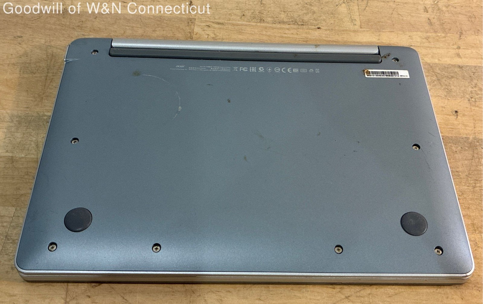 Acer Aspire Switch 10 2-in-1 Laptop Tablet Cracked Screen Not Tested