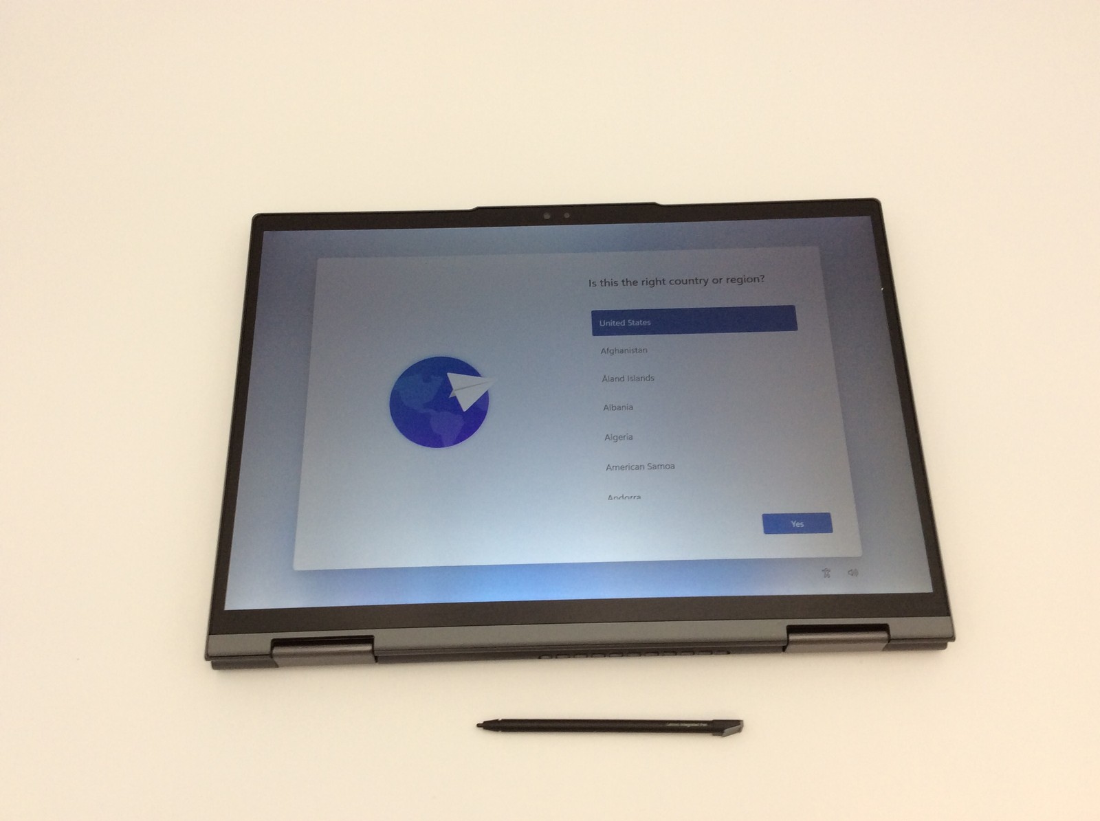 LENOVO ThinkpadX1 Yoga G8 ICi7-1.9 1370P 14″TS 32GB RAM 512 SSD Win11 (good)