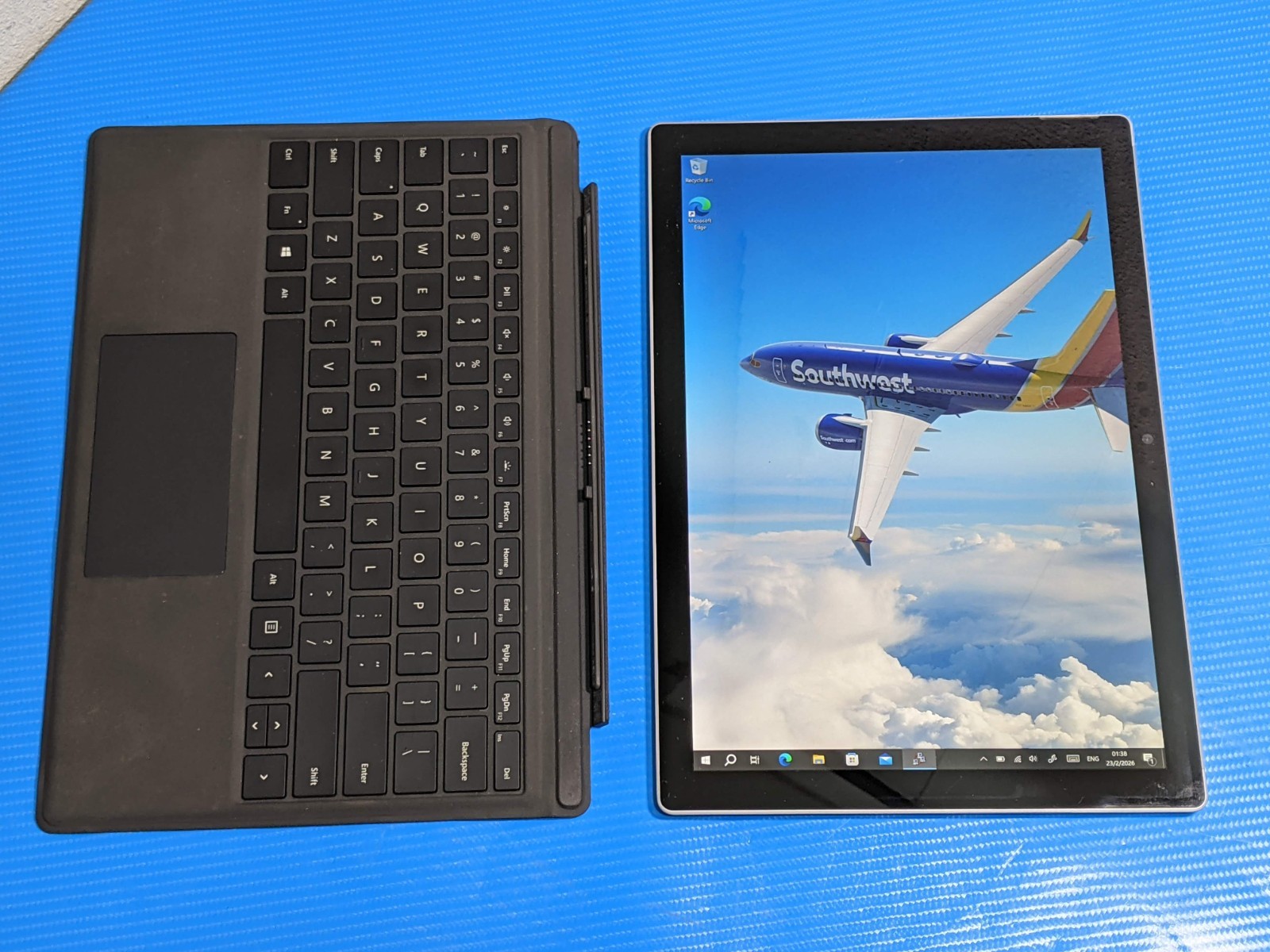 MS Surface Pro 1796 12.3″ 2736×1824 TOUCH i5-7300U 2.6GHz 4GB 128GB SSD Win10Pro