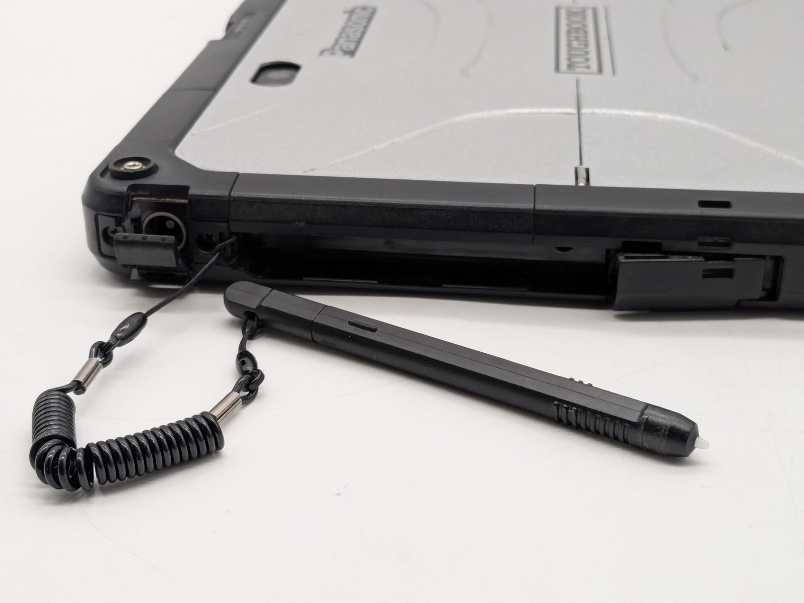 Panasonic ToughBook CF-33 MK1 2-in-1 12″ Touch I5-7300U 16GB 4G LTE *READ*