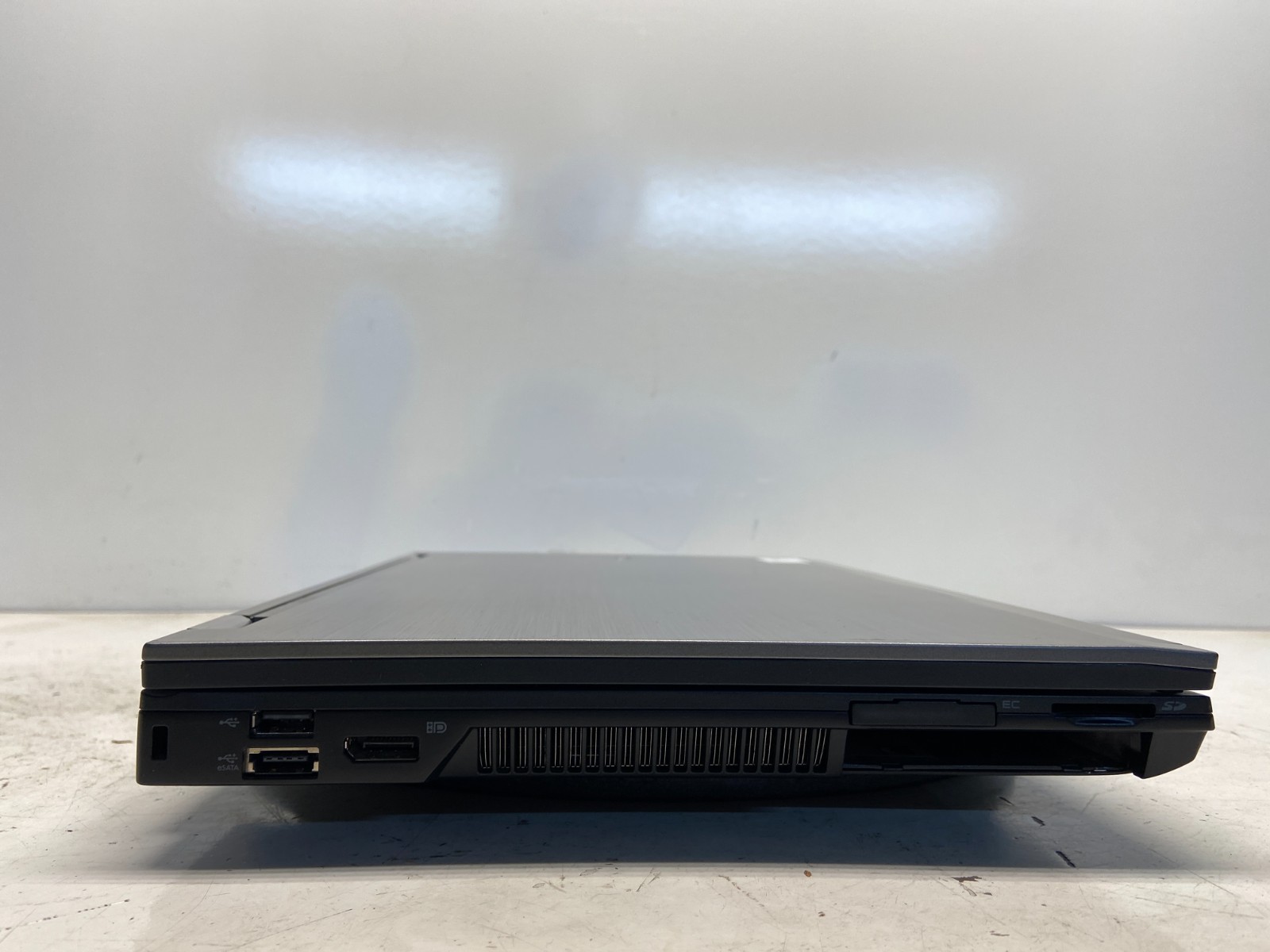 Dell Latitude E6510 Intel i5-M520 2.4GHz 4 GB NO HDD – BIOS LOCKED