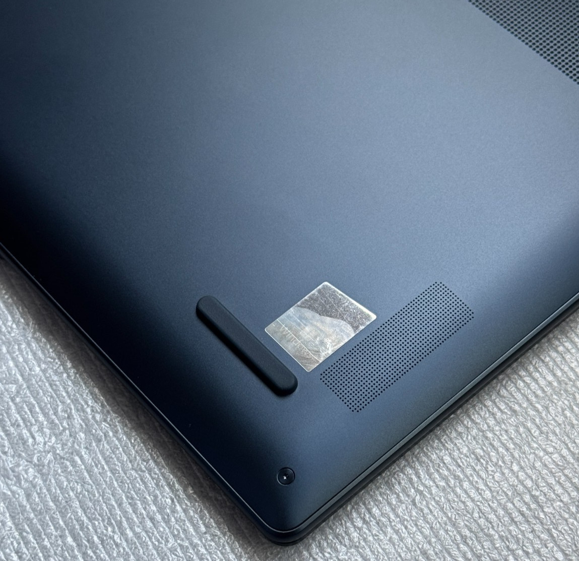 Lenovo Yoga Slim 7x 14.5″ 3K OLED Touch Laptop Snapdragon X Elite 32GB 1TB Wty