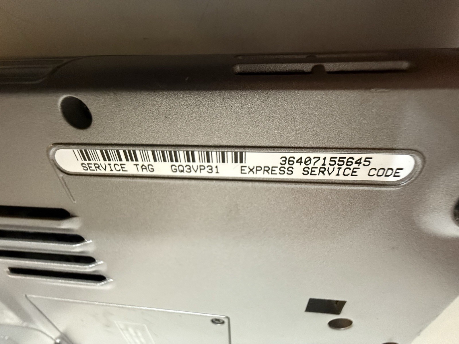 DELL LATITUDE D400 12.1″ Laptop INTEL PENTIUM 1.4GHz 2Gb 60Gb HDD WinXP PRO SP3