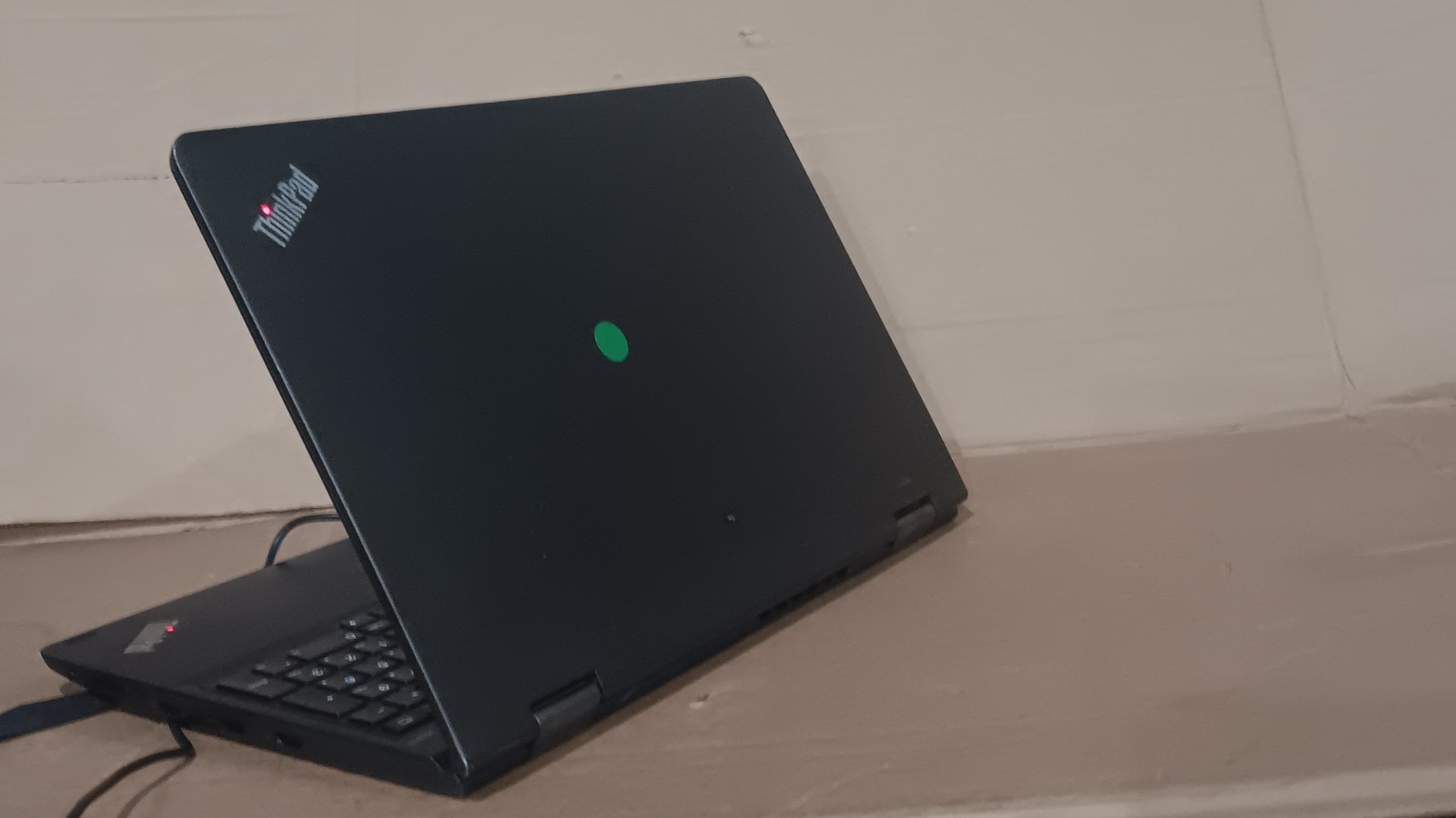 Lenovo ThinkPad Yoga 15 Core i5-5200 @ 2.2 GHz 15.6 convertible LCD screen 20DQ