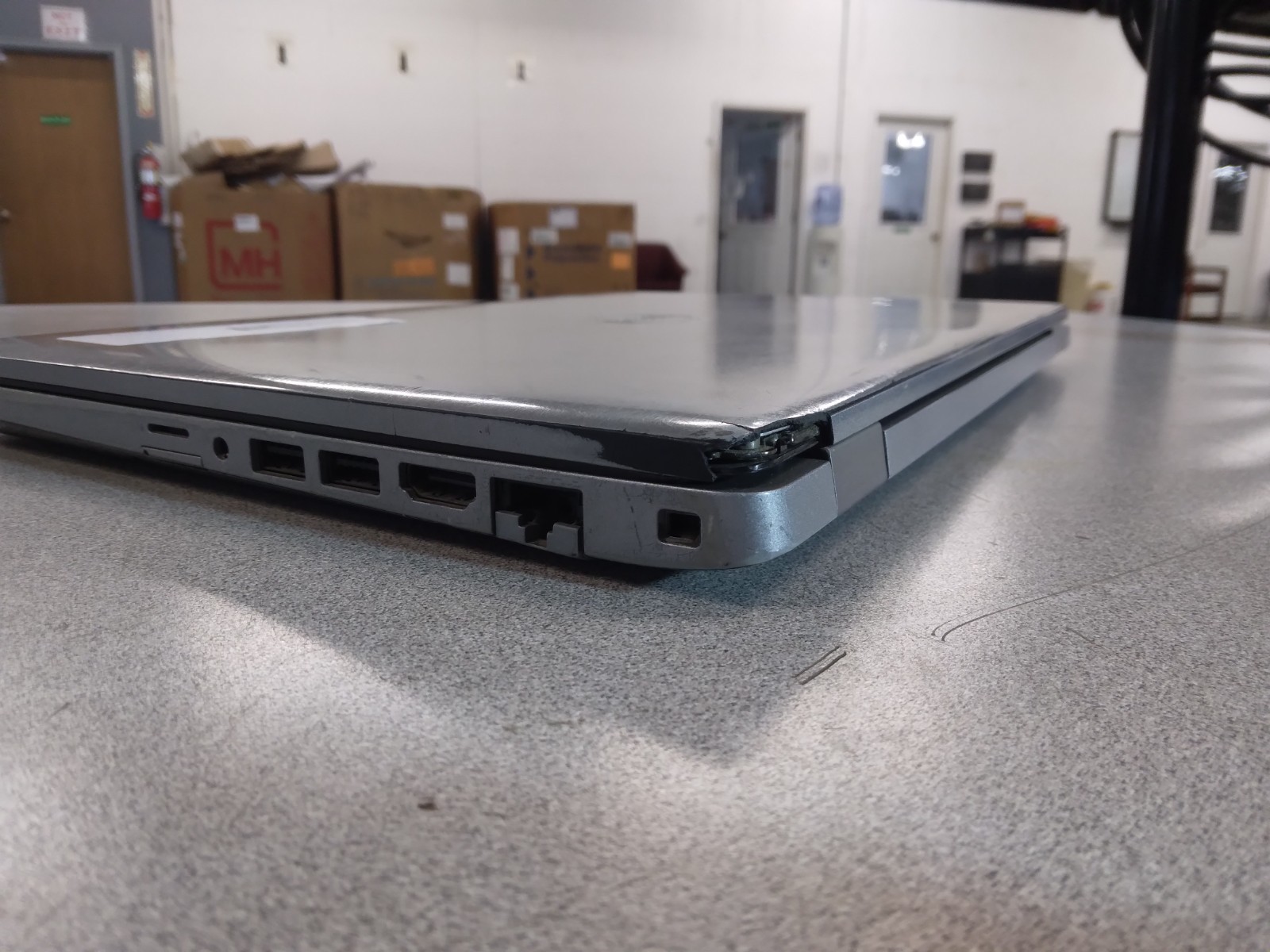 Dell*Latitude*5410*Intel*i5-10310U*256GB*NVMe*8GB*DDR4*Intel*UHD*Graphics*No*OS