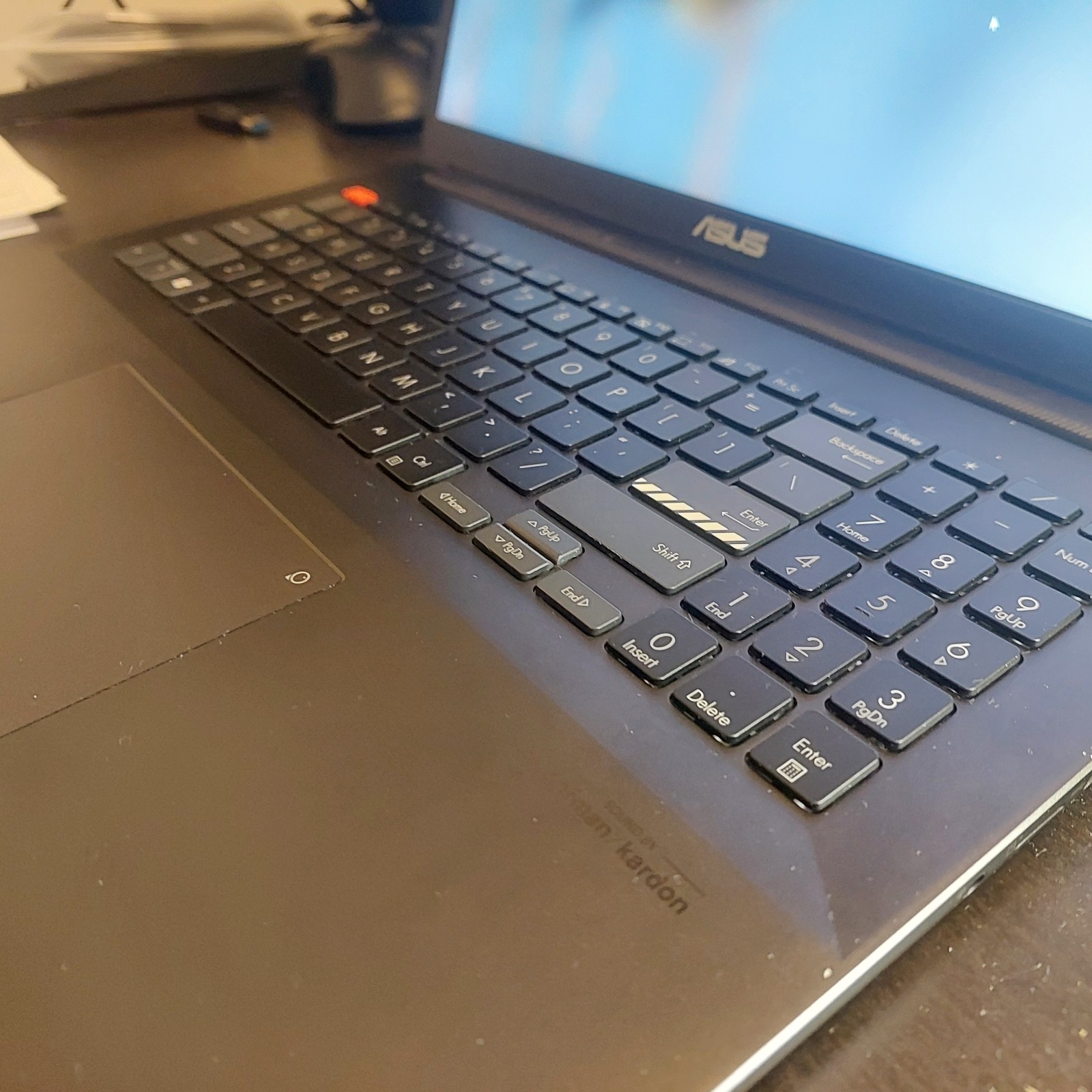 ASUS Vivobook M7600QE – AMD Ryzen 9 5900 – NVIDIA GeForce RTX3050Ti – 16GB RAM