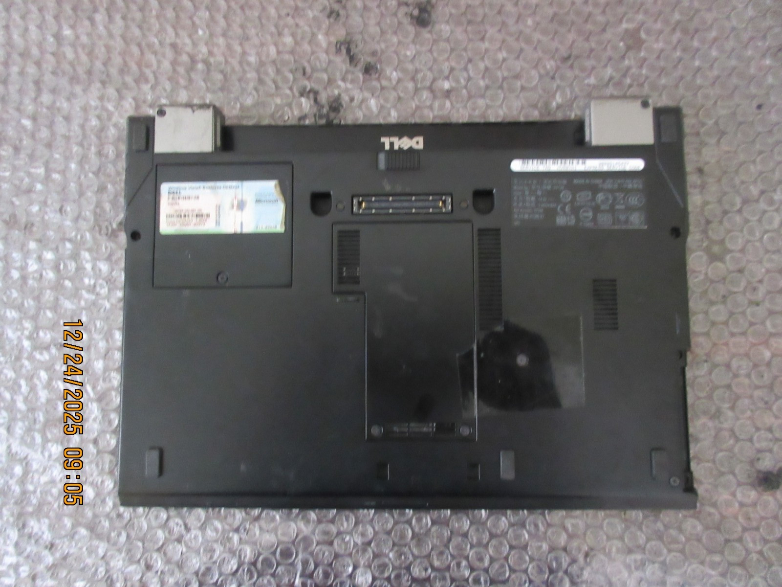Dell Latitude E4300 Intel Core 2 Duo @ 2.40GHz 4GB RAM No HDD /BATTERY/OS.