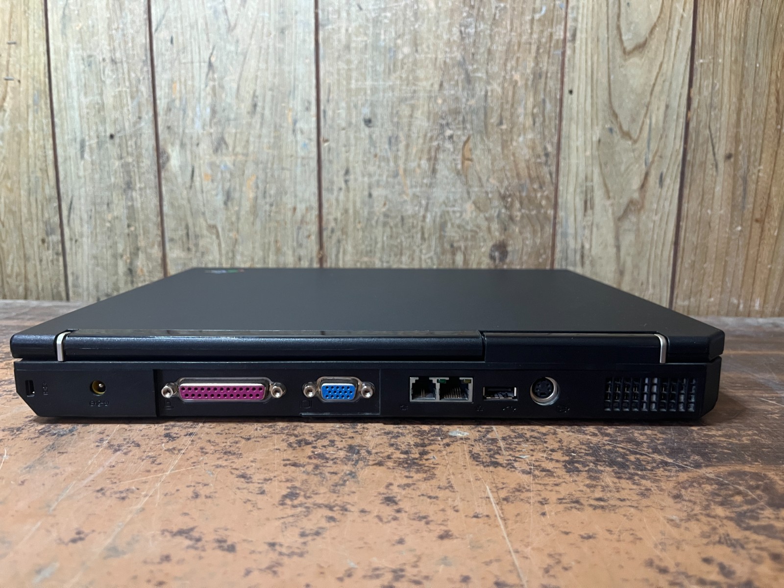 IBM ThinkPad R31 14″ Retro Collector Vintage Laptop Windows XP Pro Parallel Port