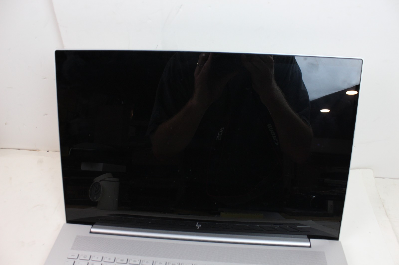 AS IS PARTS HP Envy 17-CR0013DX 17.3″ i7-1260P 8GB RAM NO HDD