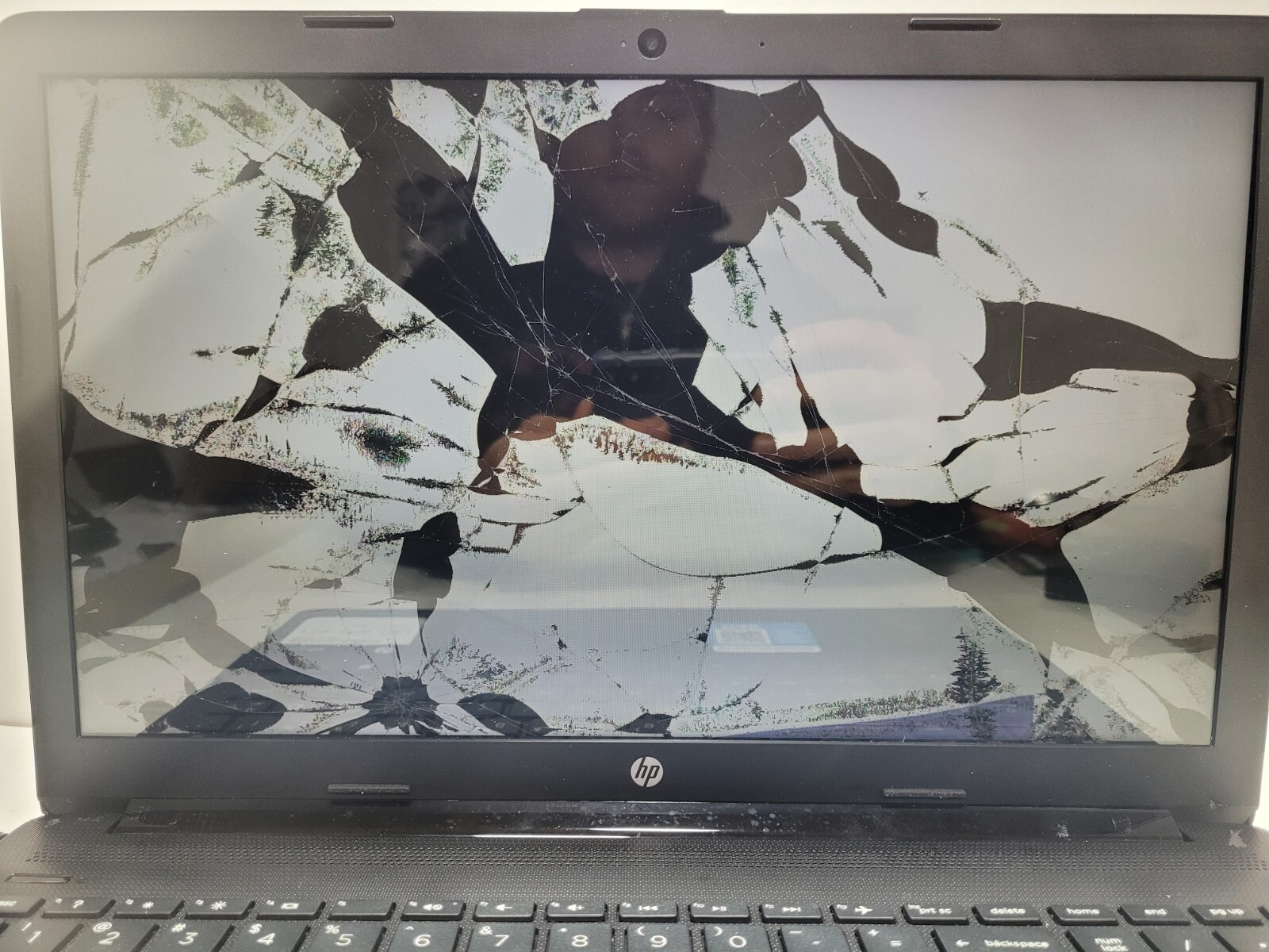 HP 15-db0xxx w/AMD A6-9225, 4GB RAM Laptop for Parts/Repair #0122