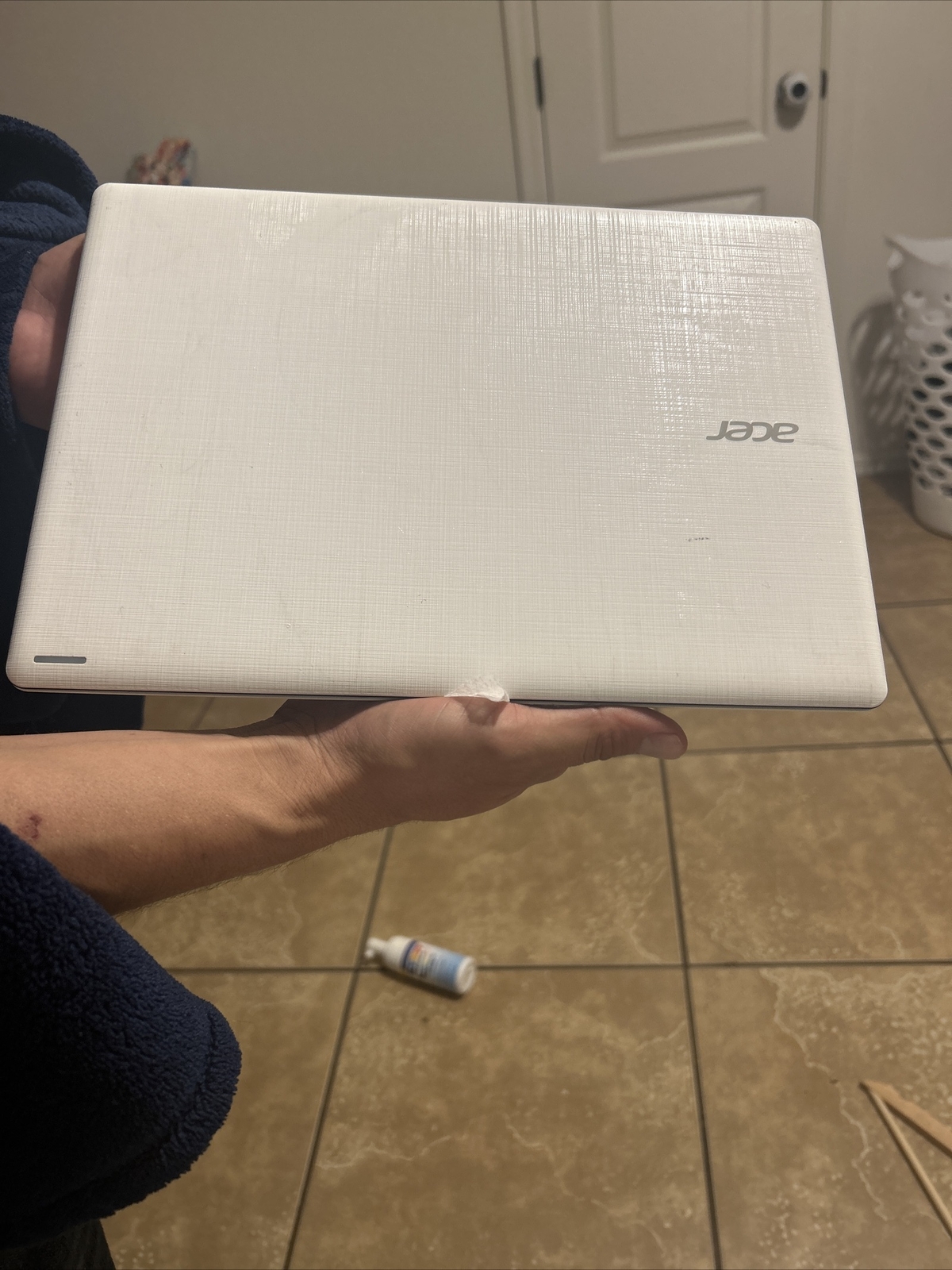 Aspire one 11 (Model Number: N16Q9) DOES NOT TURN ON