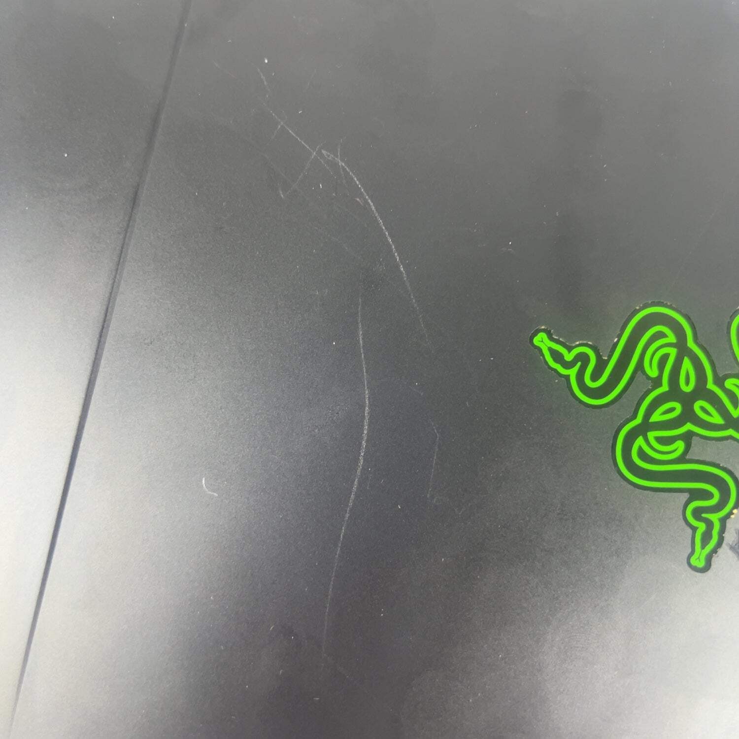 Razer Blade Stealth 13 RZ09-01682 12.5 i7-6500U 2.5GHz 8GB RAM 256GB SSD