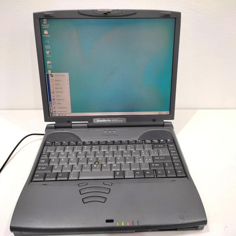 Toshiba WINDOWS 98 Serial Pentium 3 500 MHz Floppy 22014 Laptop PC Notebook