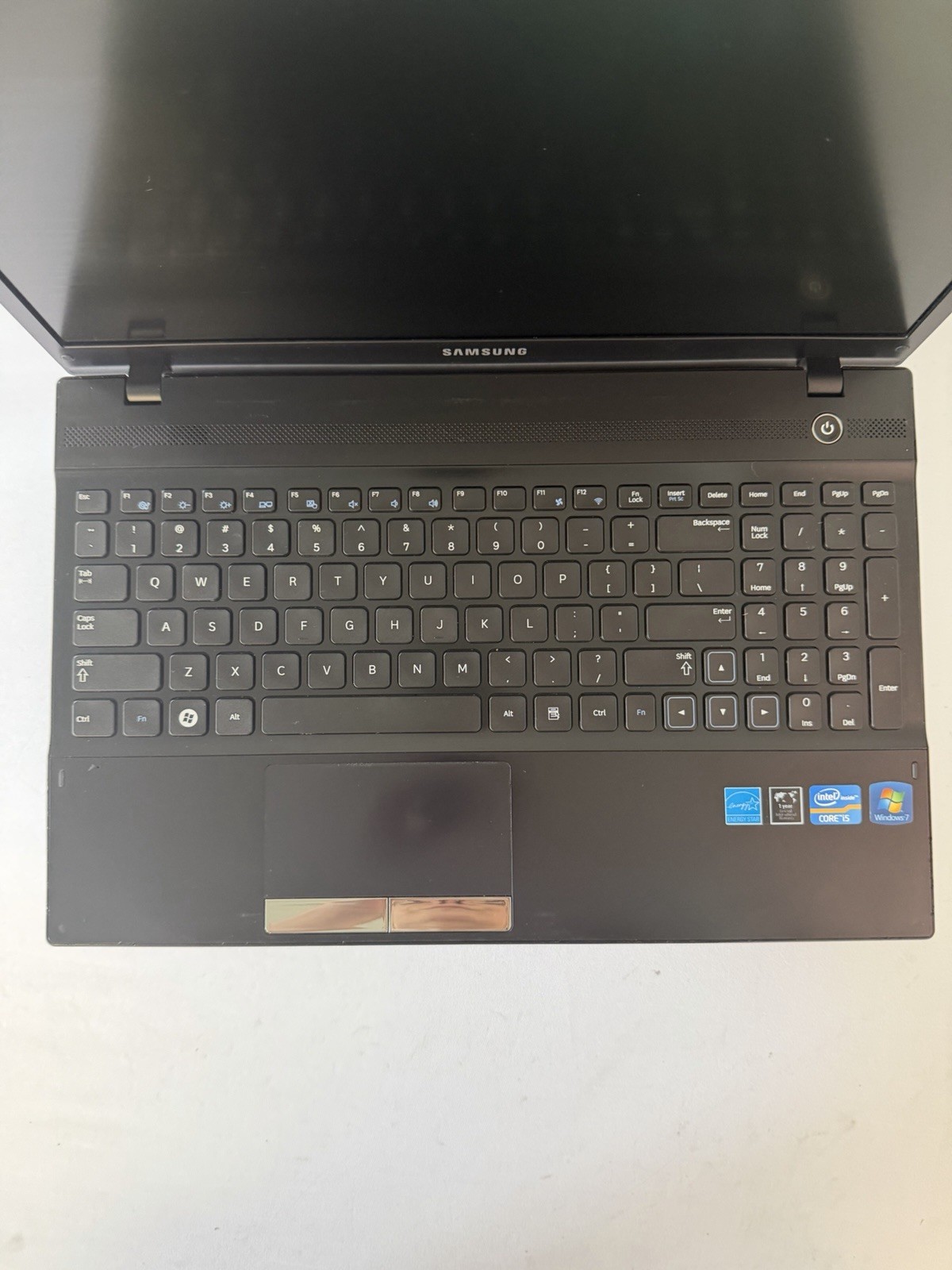 Samsung NP300 V5A Laptop – Good Screen – Intel i5-2430M – RAM 4 GB – Read Des