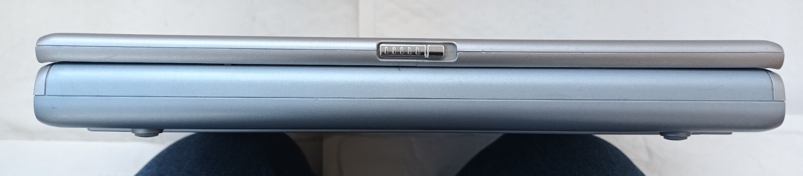 Samsung A10 Laptop 14.1″ 256MB 40GB IDE AMD Duron Windows XP Parallel Floppy CD