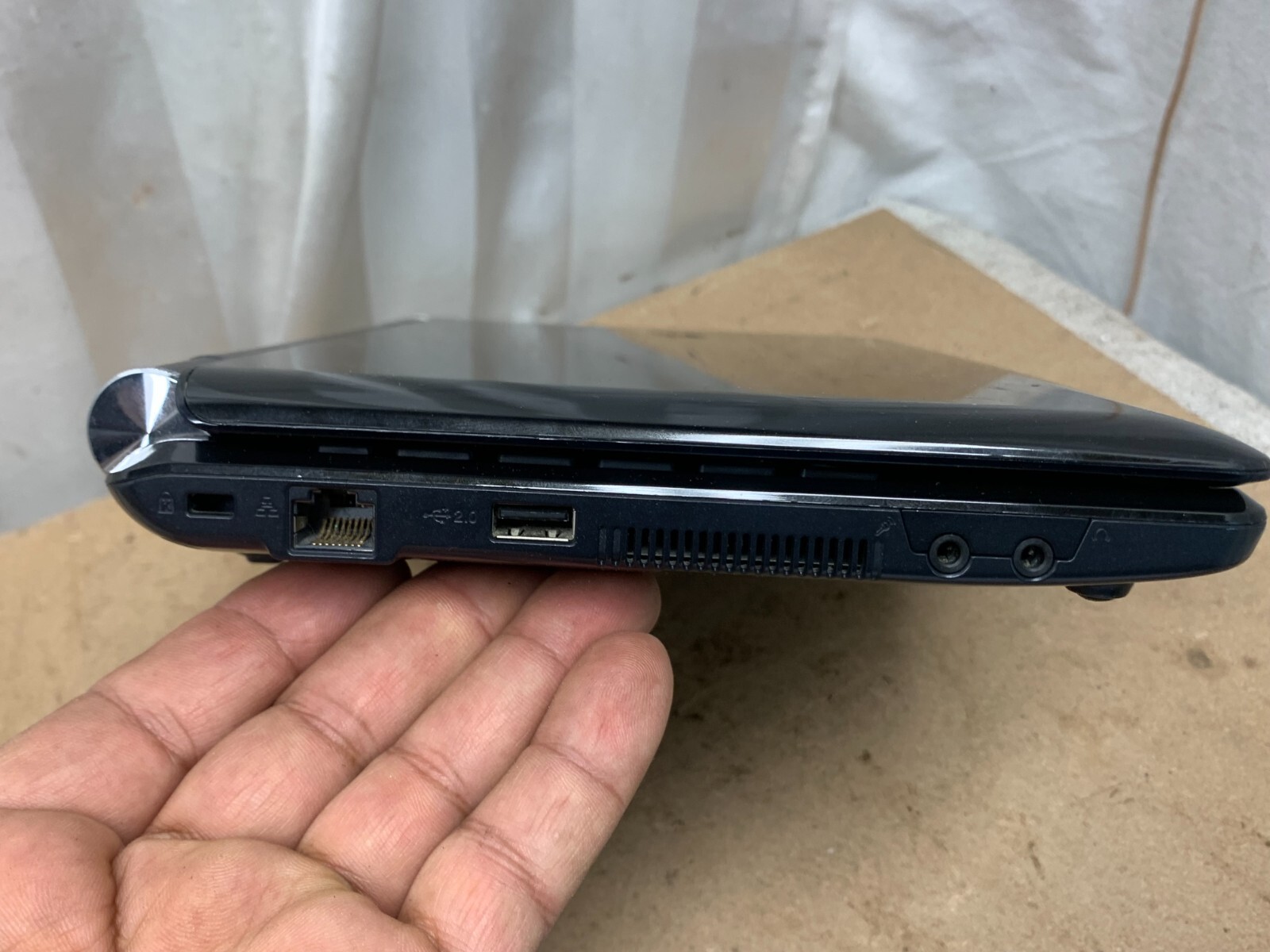 Asus Eee PC100HE Laptop Notebook Computer 10″ AS IS PARTS REPAIR