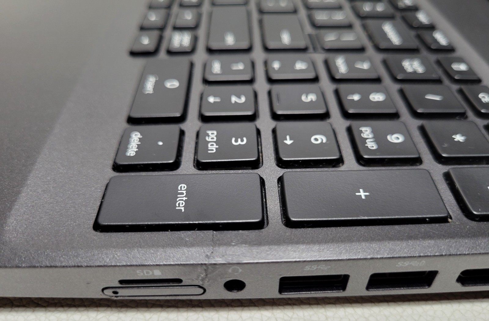 Dell Latitude 5500 i7-8665U 8GB NO ADAPTER (UID TEE5002A20)