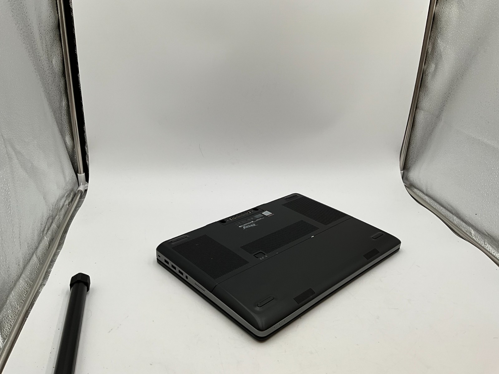 DELL Precision 7520 i7-6820HQ 32gb 512gb M1200 15.6″ LAPTOP 77CWPQ2