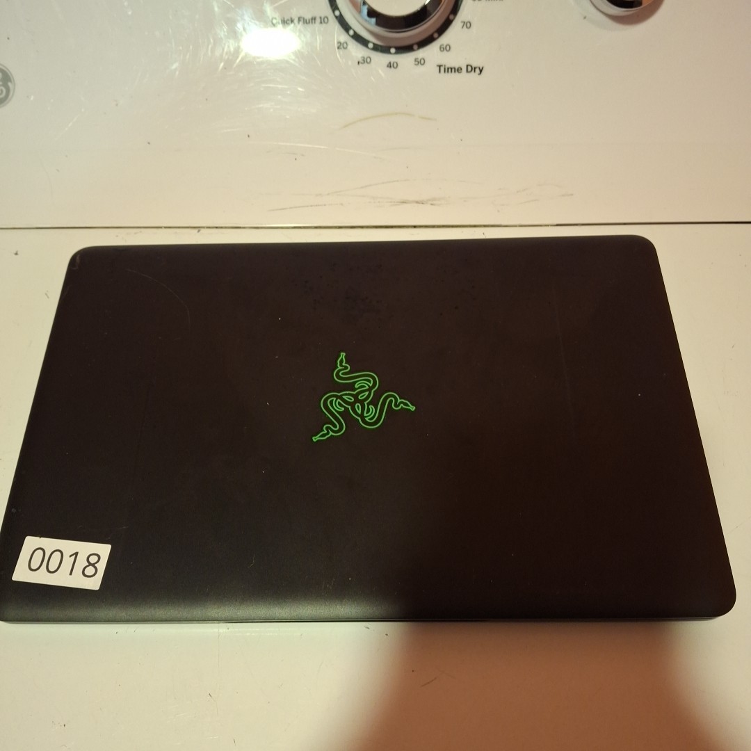 Razer RZ09-0168 Laptop 12.5″ Touchscreen Display 6th Gen Intel Core i7 For Parts