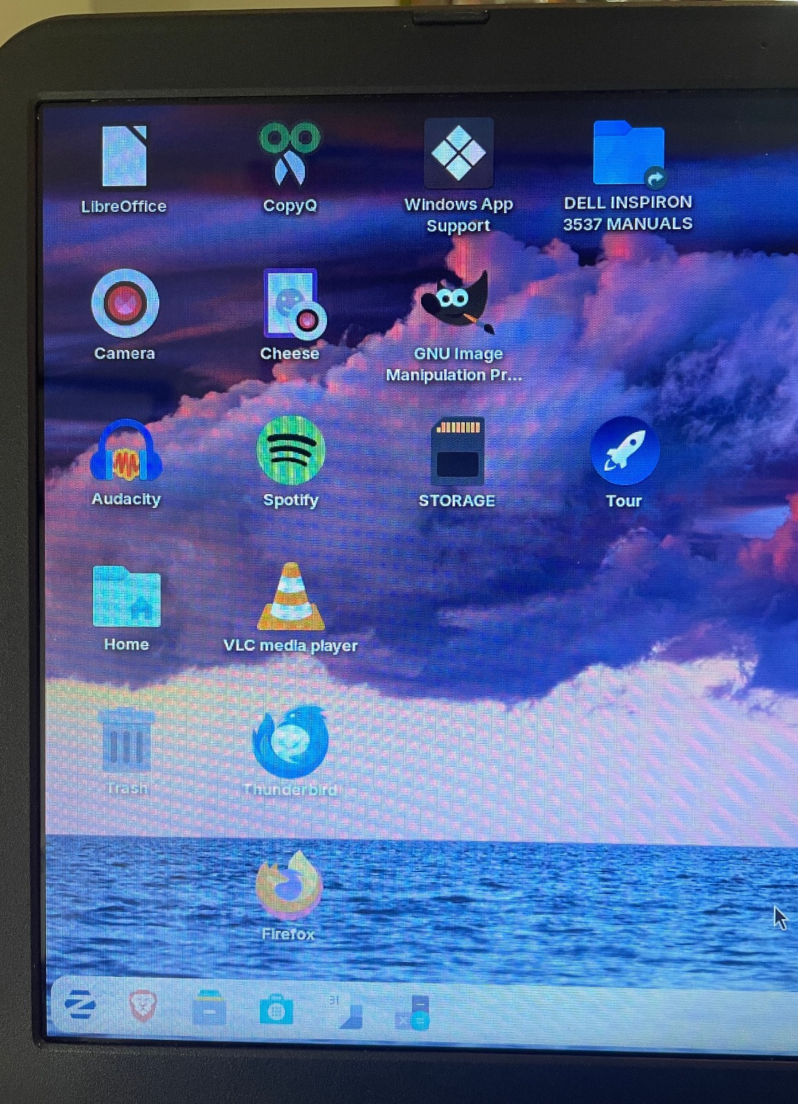 DELL INSPIRON 15-3537 Laptop 15″ i5 256gb+1tb Linux Zorin 18-extras-19
