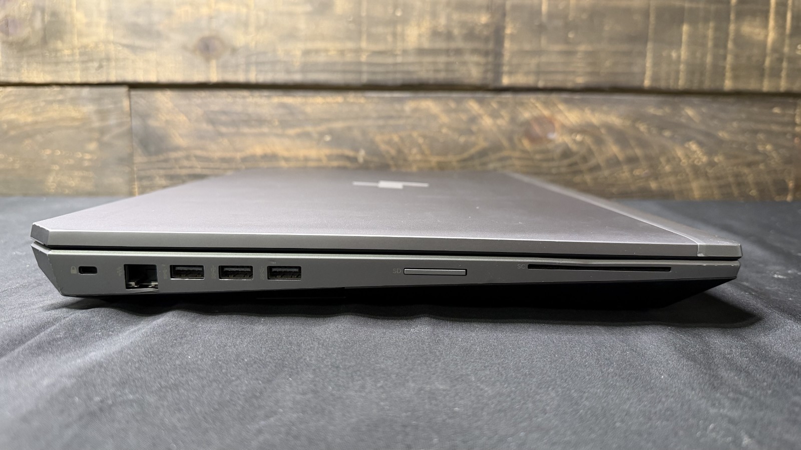 HP ZBook 17 G5 Mobile workstation i7-9850H 512GB SSD, 32GB RAM W10 RTX 4000