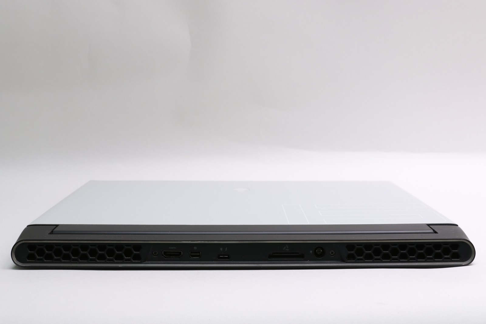 15″ Alienware m15 R3 P87F, i7-10875H, 32GB, 512GB SSD, RTX 2070