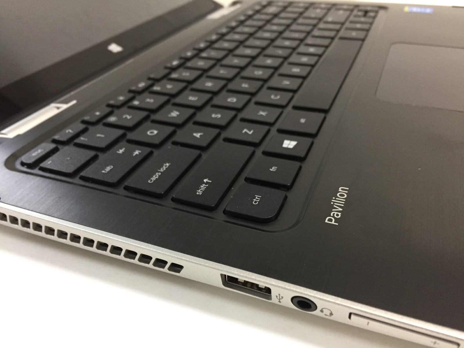 *Bad Battery*HP Pavilion 13-a110dx 13.3 Touch Laptop/i3-5010U/4GB/500GB HDD/W10H