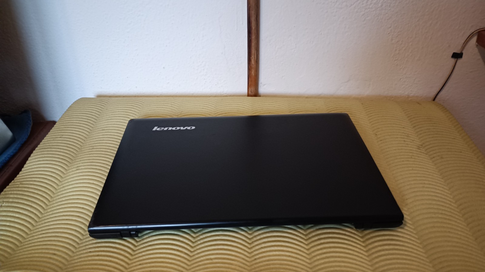 Lenovo ideapad z50-75 15.6″ AMD A8-7100 8core 8gb 128gb AMD radeon r5 m230 2GB