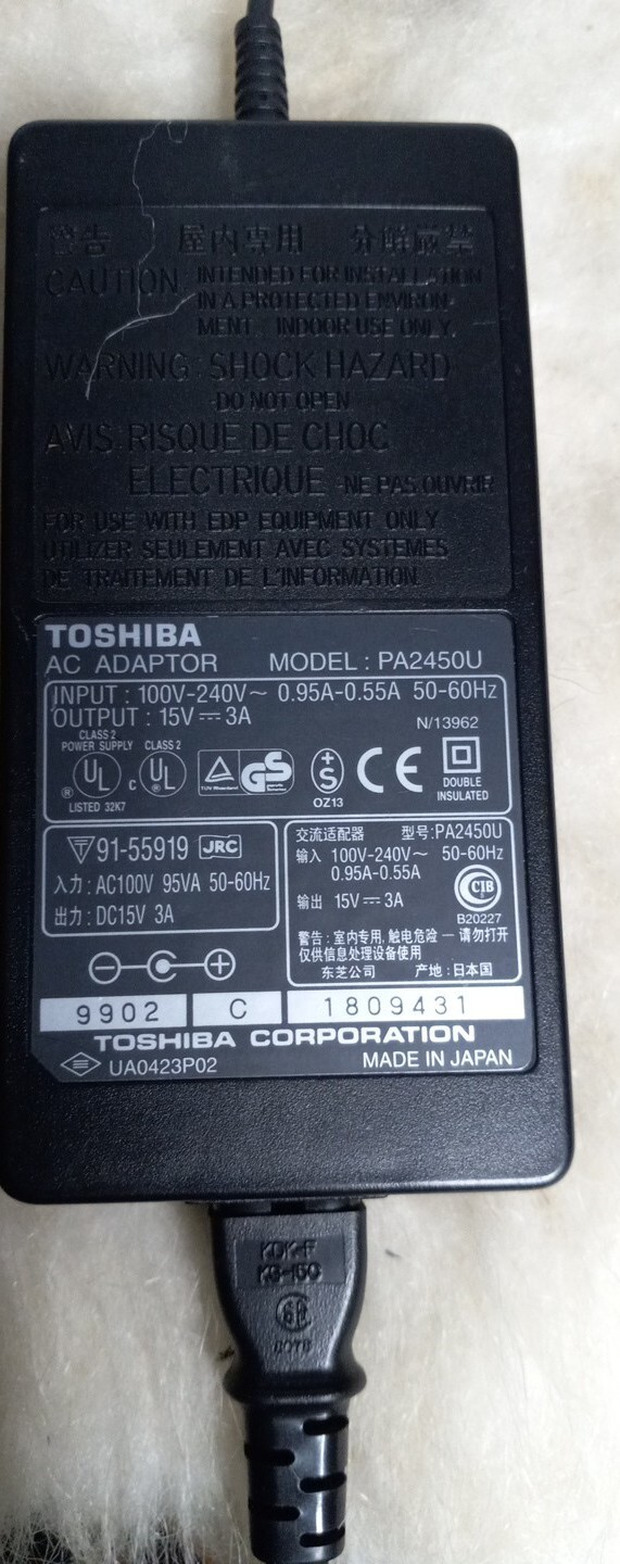Toshiba Satellite Pro 490CDT Pentium II 4GB windows98+ Battery & Power Adapter