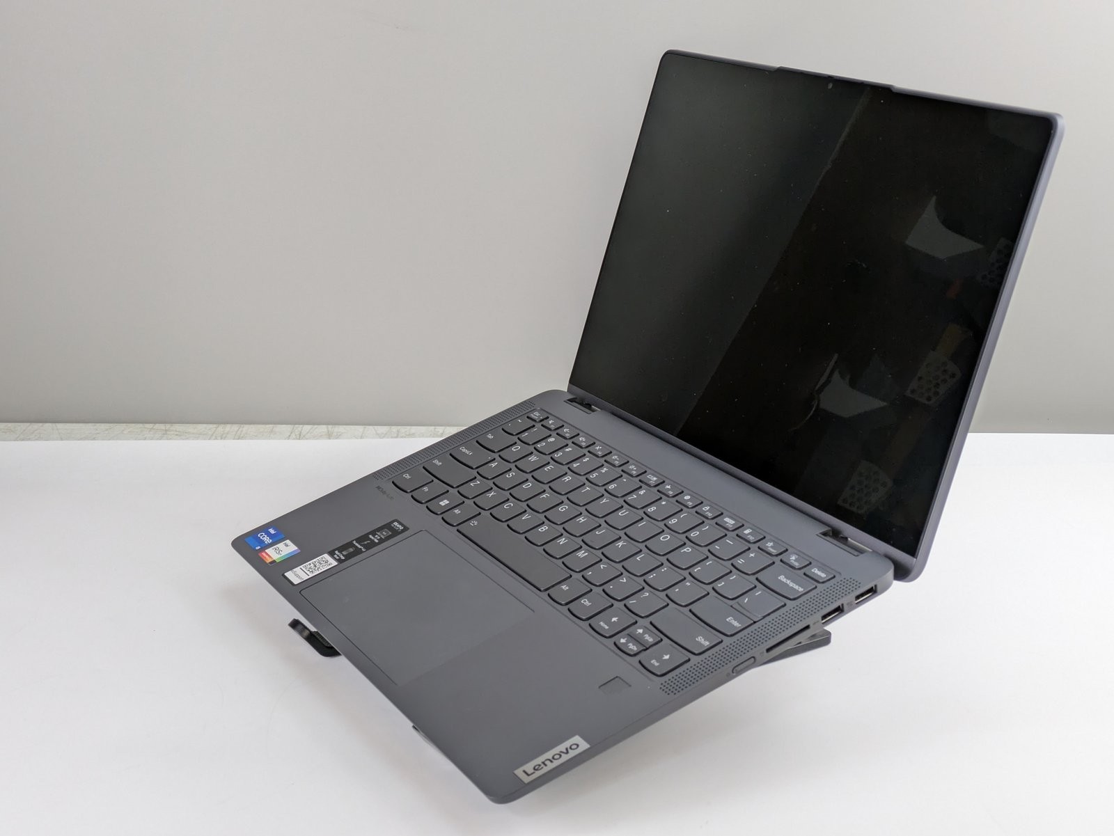 Lenovo IdeaPad Flex 5 14IAU7 14″ Touch i5-1235U 8GB RAM 512GB SSD WUXGA W11H