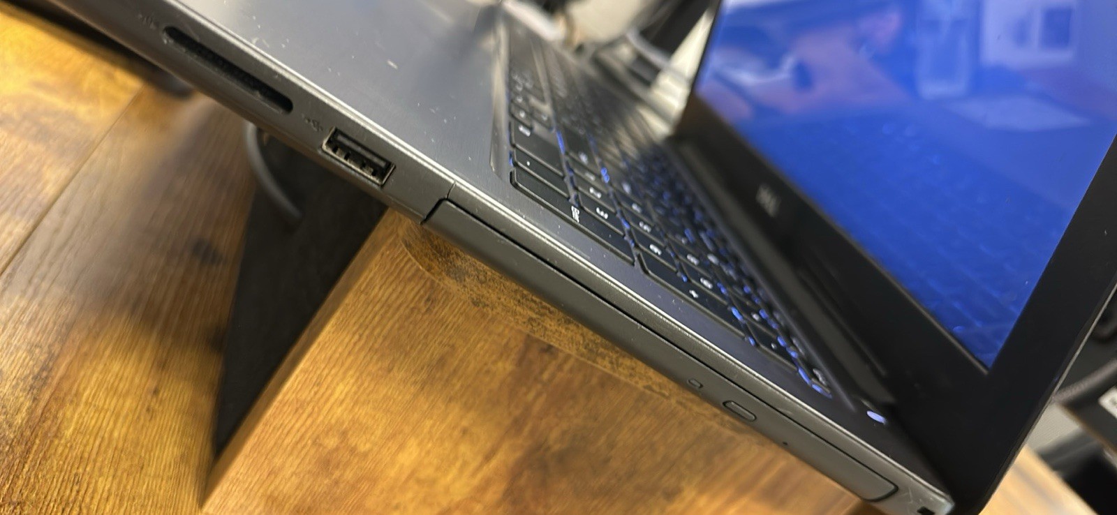 Dell Inspiron 5567 15″ i7-7500U 16GB 447GB HDD Win 11 Home HD 620