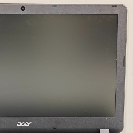 Acer Aspire ES1-523-223P Laptop – E1-7010, Radeon R2, 4GB RAM, No SSD, 15.6″ HD
